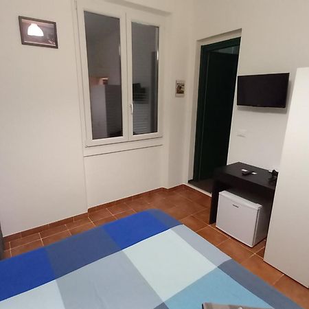 Celtic House B&B Varazze Bagian luar foto