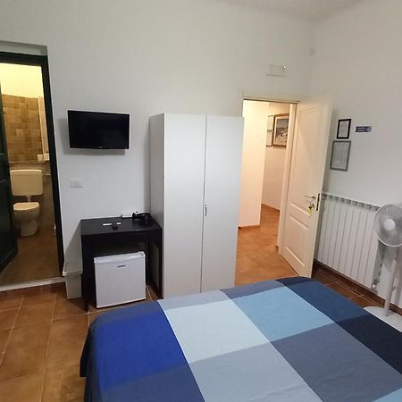 Celtic House B&B Varazze Bagian luar foto